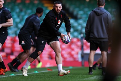 030325 - Wales Rugby Training at the Principality Stadium at the start of the week leading up to their 6 Nations game against Scotland - Gareth Thomas during training