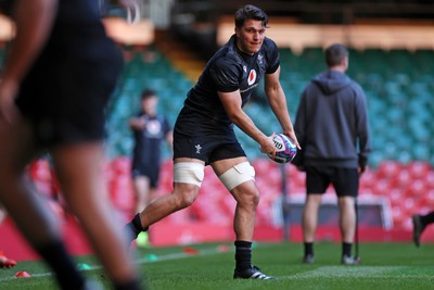 030325 - Wales Rugby Training at the Principality Stadium at the start of the week leading up to their 6 Nations game against Scotland - Teddy Williams during training