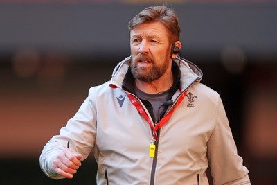 030325 - Wales Rugby Training at the Principality Stadium at the start of the week leading up to their 6 Nations game against Scotland - Mike Forshaw, Defence Coach during training