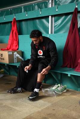 030326 - Wales Rugby Training ahead of their 6 Nations game against Ireland this week - Gabriel Hamer-Webb during training