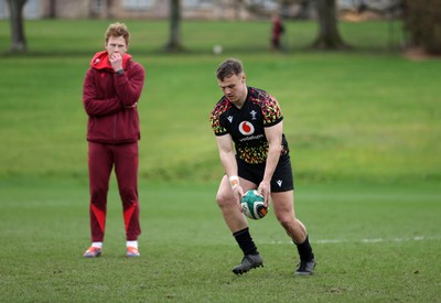 030326 - Wales Rugby Training ahead of their 6 Nations game against Ireland this week - Jarrod Evans during training