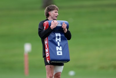 030326 - Wales Rugby Training ahead of their 6 Nations game against Ireland this week - Ellis Mee during training