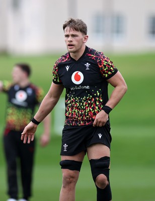 030326 - Wales Rugby Training ahead of their 6 Nations game against Ireland this week - Alex Mann during training