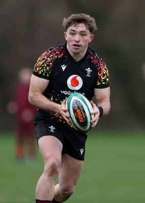 030326 - Wales Rugby Training ahead of their 6 Nations game against Ireland this week - Dan Edwards during training