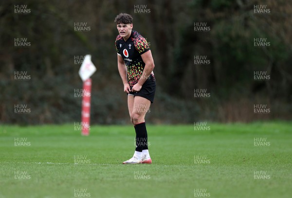 030326 - Wales Rugby Training ahead of their 6 Nations game against Ireland this week - Eddie James during training