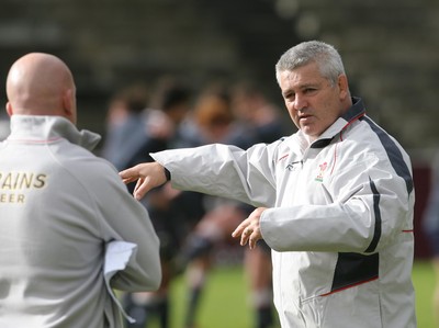 03.06.08 Wales rugby in S.Africa... Wales coach Warren Gatland in discussion with Shaun Edwards during training in Stellenbosch University.   