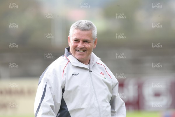 03.06.08 Wales rugby in S.Africa... Wales Jamie Roberts during training in Stellenbosch University.   