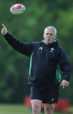 03.06.10 - Wales Rugby Training - Wales head coach Warren Gatland makes a point during training. 