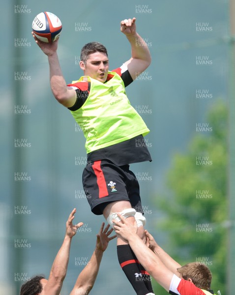 030613 - Wales Rugby Training -Rob McCusker during training