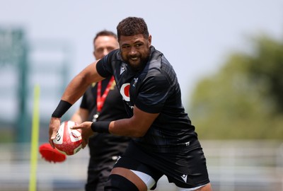 030725 - Wales Rugby Training ahead of their game against Japan on Saturday - Taulupe Faletau during training