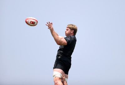 030725 - Wales Rugby Training ahead of their game against Japan on Saturday - Aaron Wainwright during training