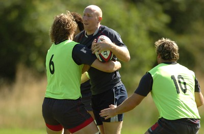 03.08.07 - Wales Rugby Training - Tom Shanklin is caught by Alun Wyn Jones during training 