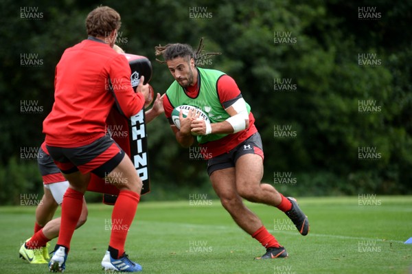 030919 - Wales Rugby Training - Josh Navidi during training