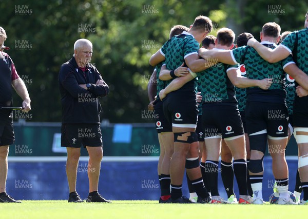 031023 - Wales Rugby Training in the week leading up to their final pool match against Georgia - Head Coach Warren Gatland during training