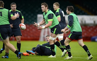 031114 - Wales Rugby Training -Dan Lydiate during training