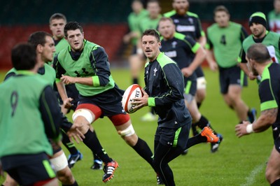 031114 - Wales Rugby Training -Rhys Priestland during training