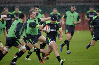 031114 - Wales Rugby Training -Jamie Roberts during training