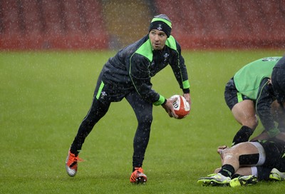 031114 - Wales Rugby Training -Rhys Webb during training