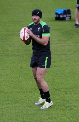 031114 - Wales Rugby Training - Jamie Roberts during training