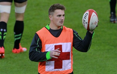 031114 - Wales Rugby Training - Jonathan Davies during training