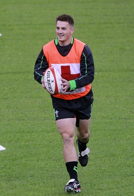 031114 - Wales Rugby Training - Jonathan Davies during training