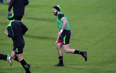 031114 - Wales Rugby Training - Alex Cuthbert during training