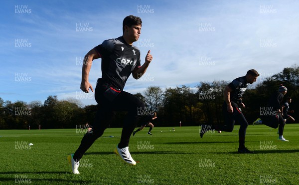 031122 - Wales Rugby Training - Louis Rees-Zammit during training