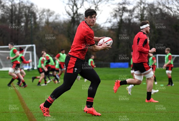 031220 - Wales Rugby Training - Louis Rees-Zammit during training