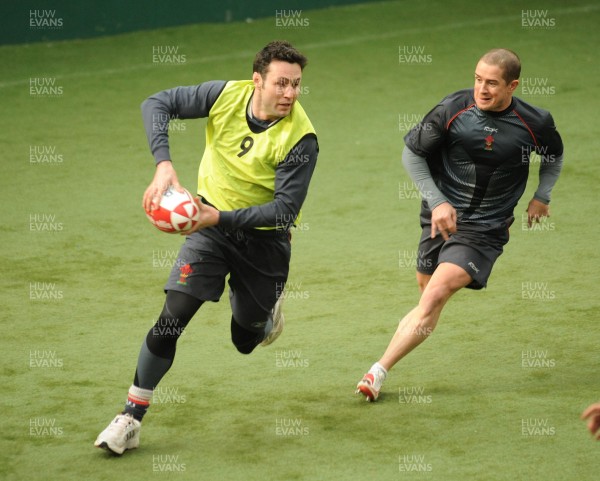 04.02.08 - Wales Rugby Training - Stephen Jones in action during training 