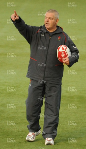 04.02.08 - Wales Rugby Training - Wales Coach, Warren Gatland makes a point during training 