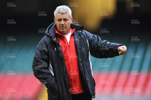 04.02.09 - Wales Rugby Training - Wales coach, Warren Gatland during training. 