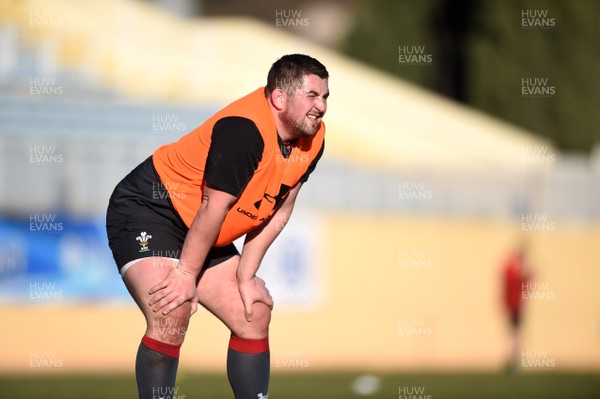 040219 - Wales Rugby Training - Wyn Jones during training