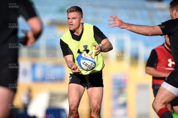 040219 - Wales Rugby Training - Gareth Anscombe during training
