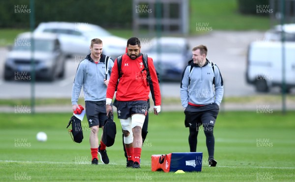 040220 - Wales Rugby Training - Johnny McNicholl, Taulupe Faletau and Nick Tompkins during training