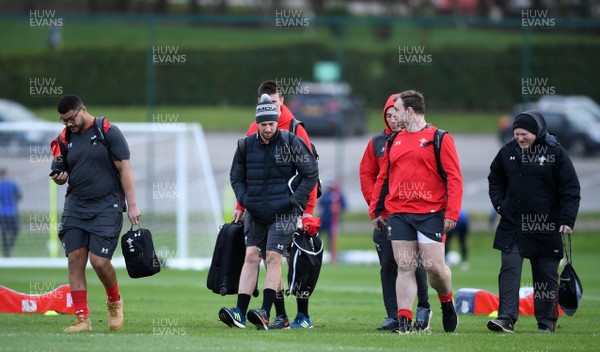 040220 - Wales Rugby Training - Leon Brown, Justin Tipuric, WillGriff John and Neil Jenkins during training