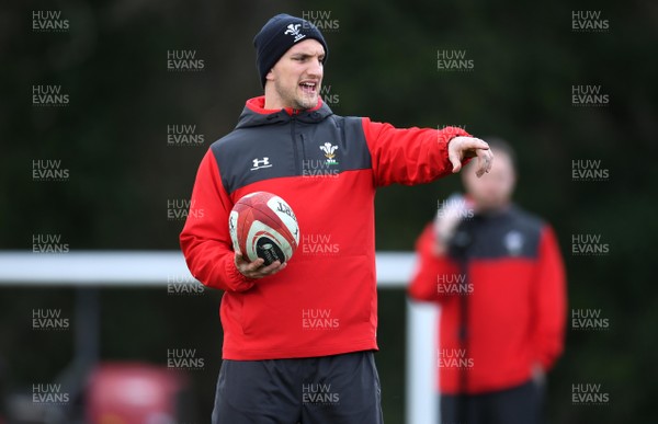 040220 - Wales Rugby Training - Sam Warburton during training