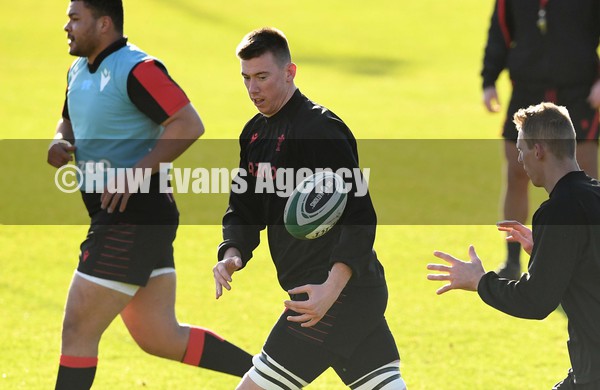 040222 - Wales Rugby Training - Adam Beard during training