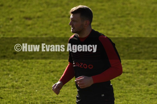 040222 - Wales Rugby Training - Dan Biggar during training