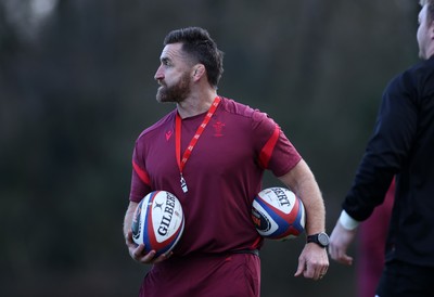 040226 - Wales Rugby Training ahead of their first Six Nations game against England - Huw Bennett, Head of Physical Performance during training