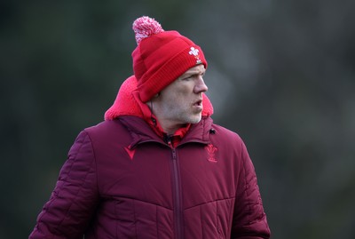 040226 - Wales Rugby Training ahead of their first Six Nations game against England - Steve Tandy, Head Coach during training