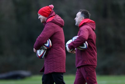 040226 - Wales Rugby Training ahead of their first Six Nations game against England - Rhys Patchell, Kicking Coach and Matt Sherratt, Attack Coach during training