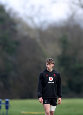 040226 - Wales Rugby Training ahead of their first Six Nations game against England - Ellis Mee during training