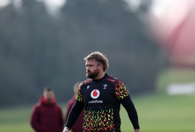 040226 - Wales Rugby Training ahead of their first Six Nations game against England - Tomas Francis during training