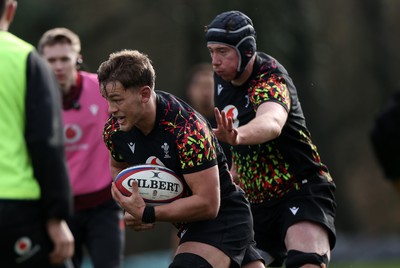040226 - Wales Rugby Training ahead of their first Six Nations game against England - Alex Mann during training