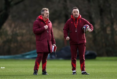 040226 - Wales Rugby Training ahead of their first Six Nations game against England - Danny Wilson, Assistant Coach and Matt Sherratt, Attack Coach during training