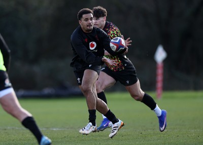 040226 - Wales Rugby Training ahead of their first Six Nations game against England - Ben Thomas during training
