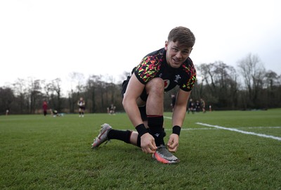 040226 - Wales Rugby Training ahead of their first Six Nations game against England - Alex Mann during training