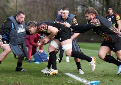 040226 - Wales Rugby Training ahead of their first Six Nations game against England - Aaron Wainwright during training