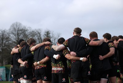 040226 - Wales Rugby Training ahead of their first Six Nations game against England - Team huddle