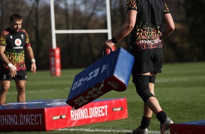 040226 - Wales Rugby Training ahead of their first Six Nations game against England - Alex Mann during training